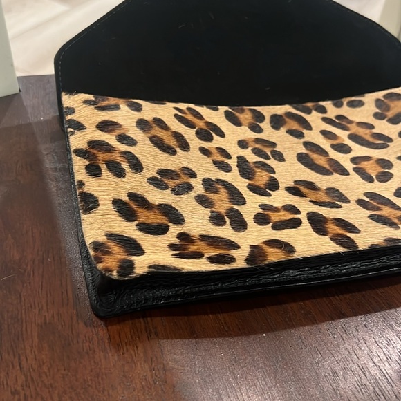 Streets Ahead Clutch - Picture 7 of 13